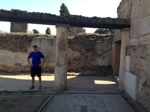 main Pompeii building