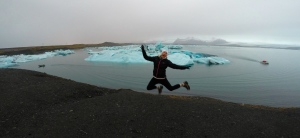 Jumpin' around Jokulsarlon